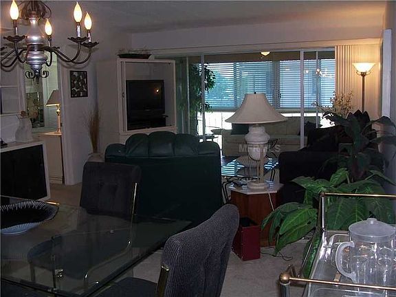 4th image of 19029 Us Highway 19 N APT 2-21