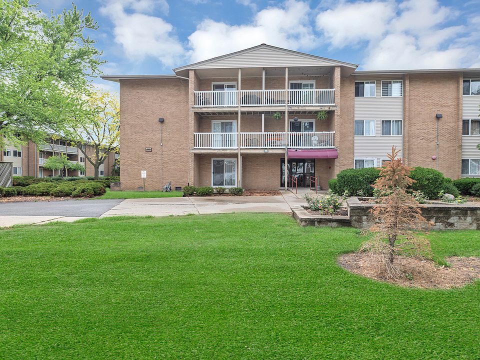 1st image of 940 Beau Dr Unit 202