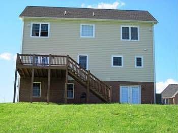 3rd image of 1157 Farmington Dr