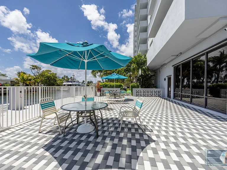137 Golden Isles Dr #914 — Photo 41