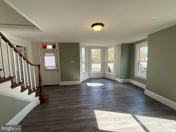 5th image of 305 Central Ave