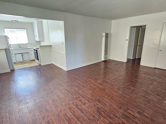 2nd image of 3613 Westwood Blvd #B2