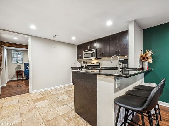 5th image of 2149 N Bell Ave Unit 1