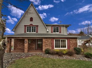 316 N Main St, Moscow, PA 18444