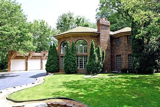 1st image of 16449 Mackinac Ct