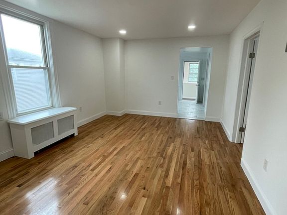 4th image of 65 Dartmouth Ave #2A