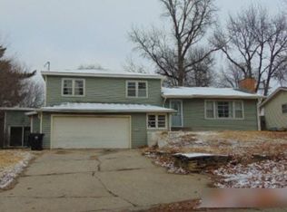 5126 SW 25th St, Topeka, KS 66614