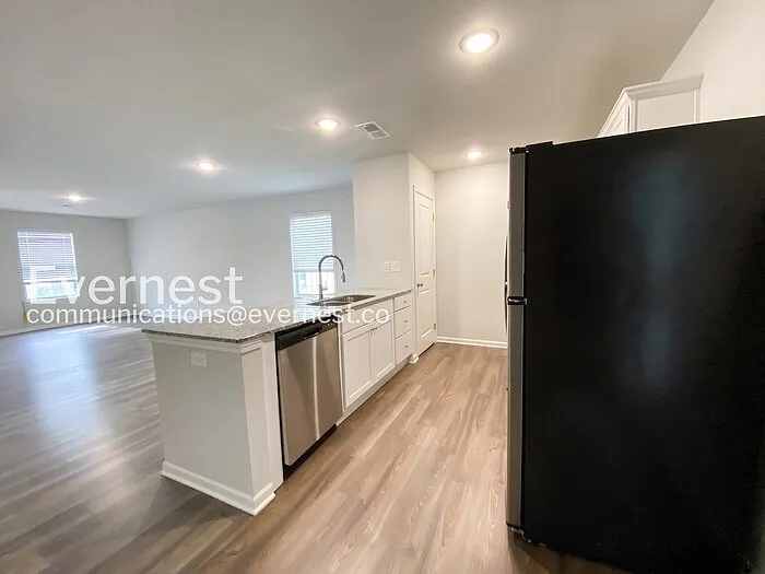 4107 Olive St — Photo 8