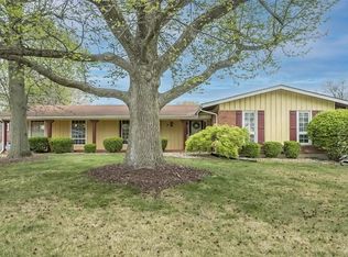 19 Hazelnut Ct, Florissant, MO 63033