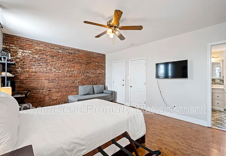929 N 6th St #2 — Photo 3