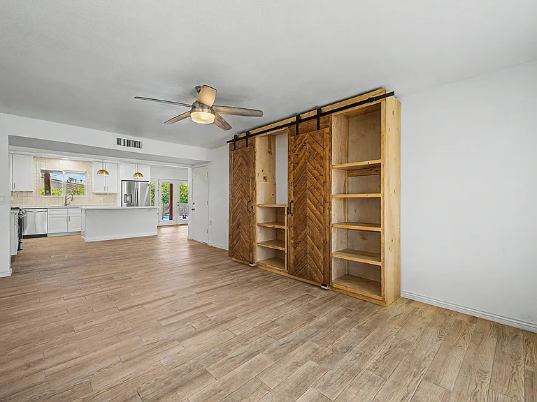 3922 E Sahuaro Dr — Photo 6