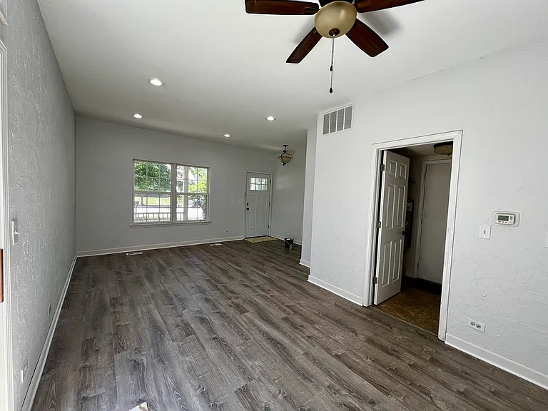 2760 Cedar Glade Dr — Photo 2