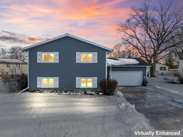 405 9th Avenue Cir NW, Kasson, MN 55944