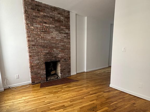3rd image of 135 W 24th St #6