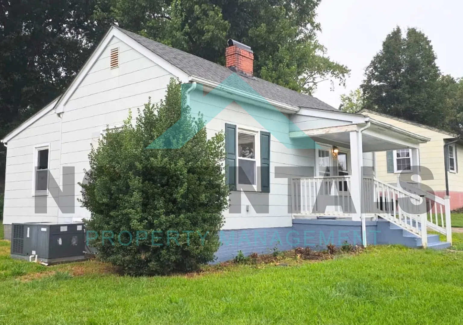 Delightful $1,050 2 Bed/1 Bath Home in Greensboro w/ All-Electric Systems & Appliances! — Photo 2
