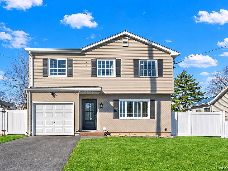 1st image of 214 Woodycrest Drive