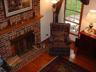 3rd image of 1680 Hampshire Dr