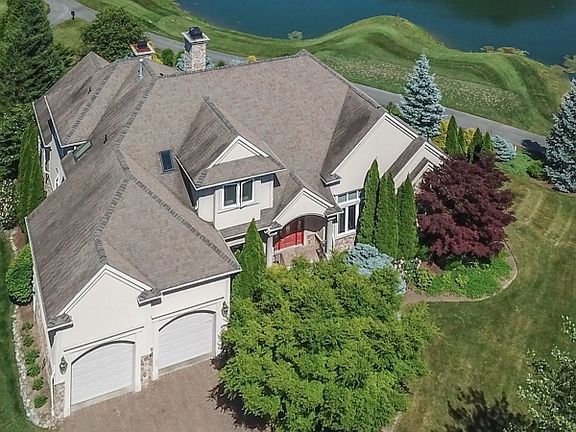 2nd image of 8 Little Tarn Ct