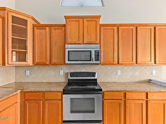 5th image of 8353 W MYRTLE Avenue