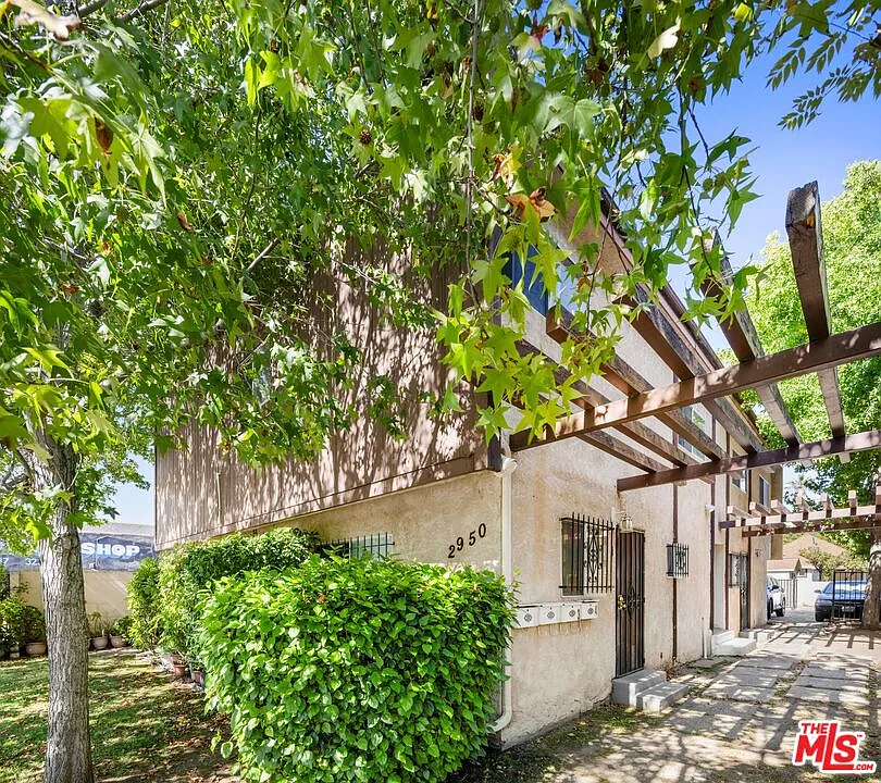 2946 S Western Ave #4