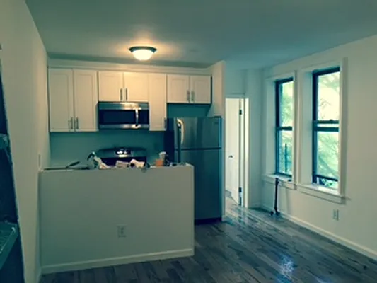 Rented by Arena Real Estate | media 25