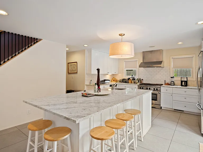 32 Floyd St — Photo 11
