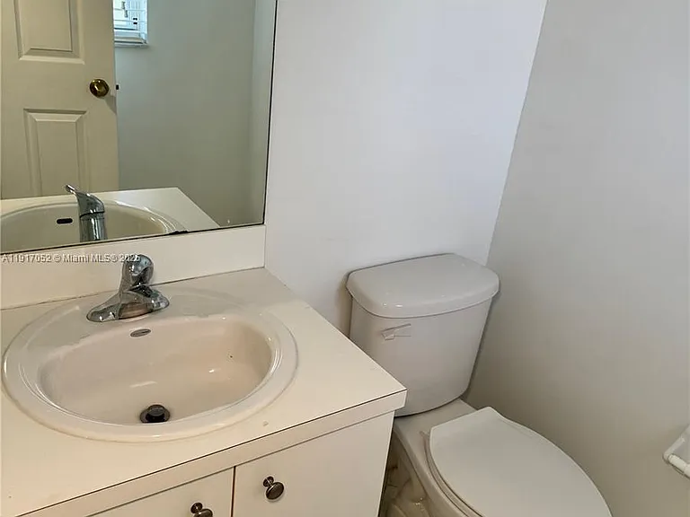 4100 NE 24th Dr — Photo 7