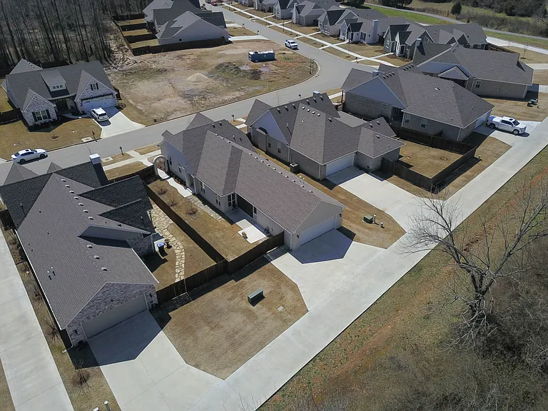 8115 Donnington Ct — Photo 39