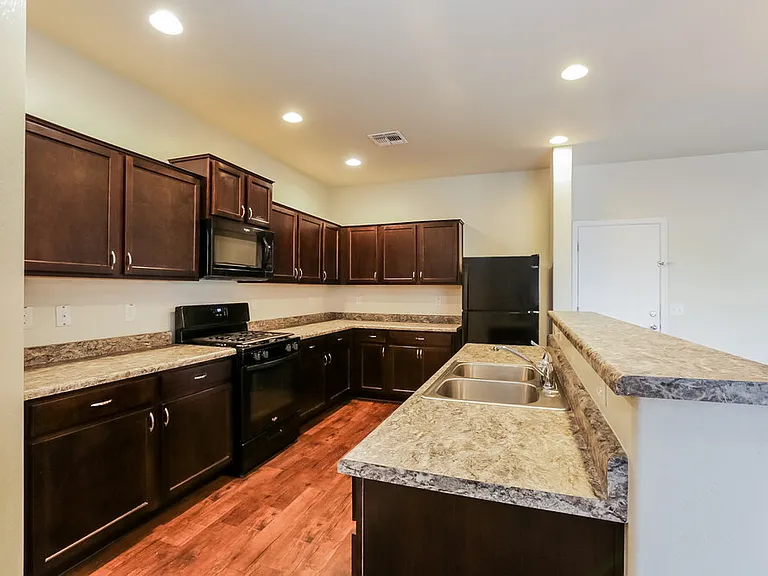 8207 W Pueblo Ave — Photo 8
