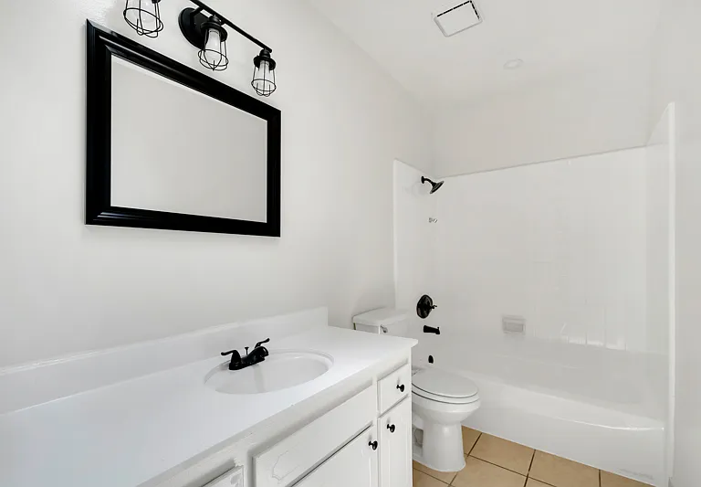 200 N Oxford Ave #11 — Photo 13