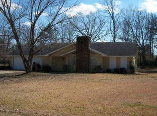 170 Shelton Dr, Columbus, MS 39705
