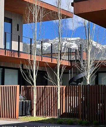 4th image of 1675 N Prosperity Ln