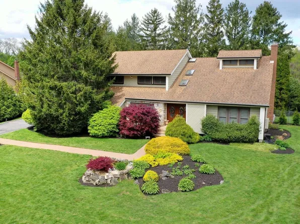 97 E Artisan Avenue, Huntington, NY 11743