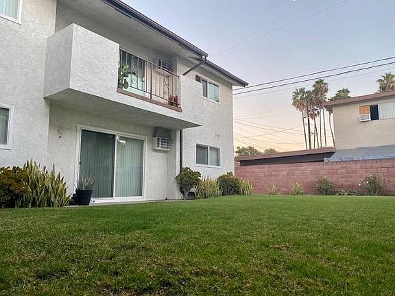 3rd image of 15327 Woodruff Pl #223