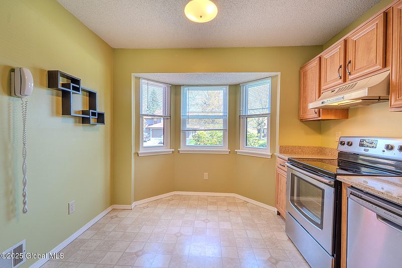 5th image of 9 Eton Drive