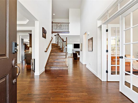 5th image of 571 Vintage Grove Ct
