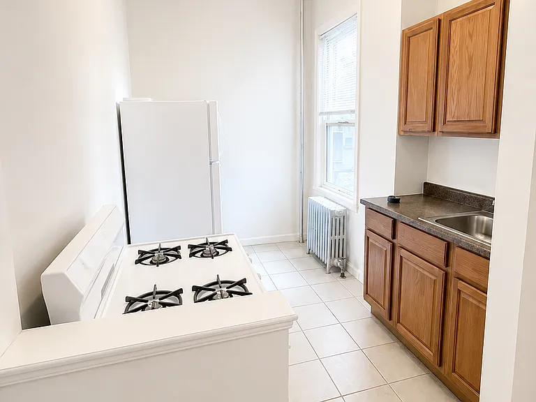 23-12 Broadway #1F — Photo 4