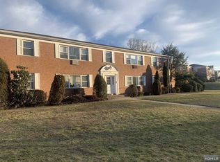 16 Rolling Ridge Rd APT D, Montvale, NJ 07645