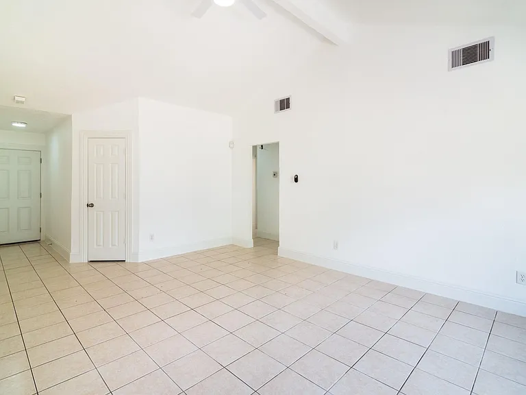 8602 Rockmont Ct — Photo 5