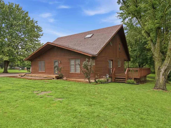 312 Flatiron Dr, Columbus Junction, IA 52738