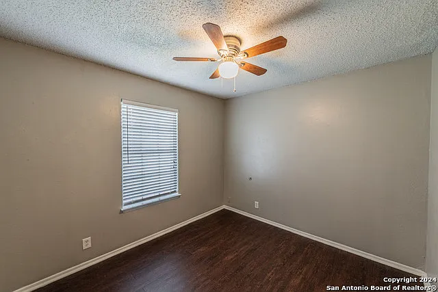5915 Cliff Rdg — Photo 16