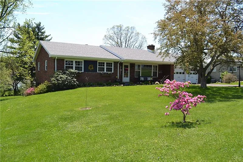 107 Westwood Mnr photo 1