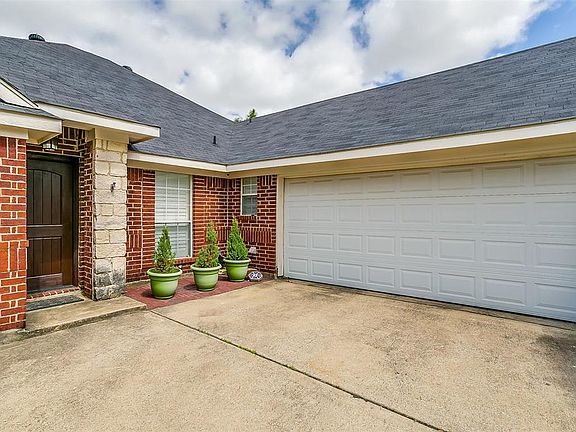 4th image of 7637 Parkwood Plaza Dr