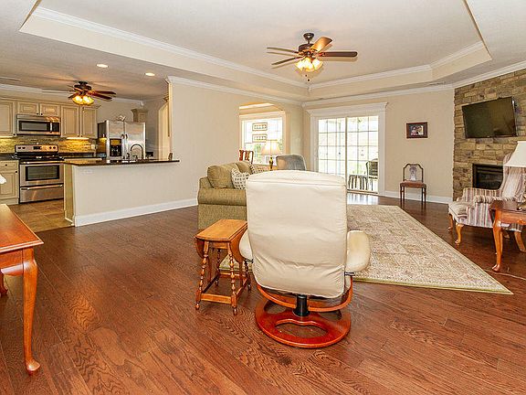 2nd image of 2103 Griffitts Mill Cir