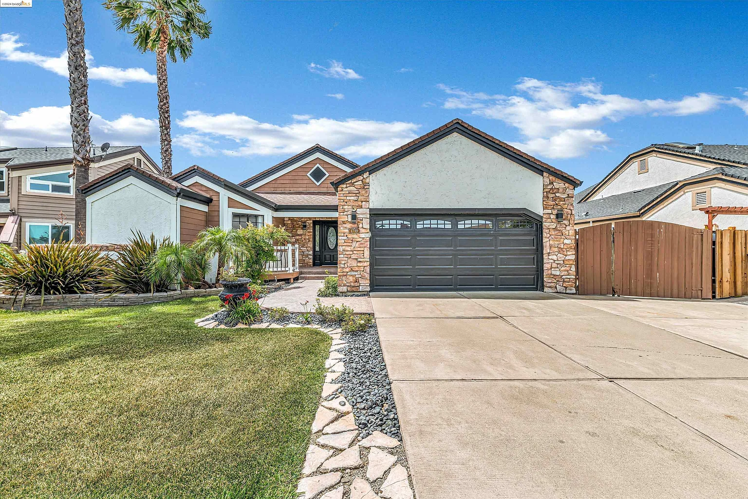 1739 Dune Point Way photo 1