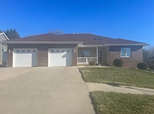 1208 Parkhill Dr, Norfolk, NE 68701