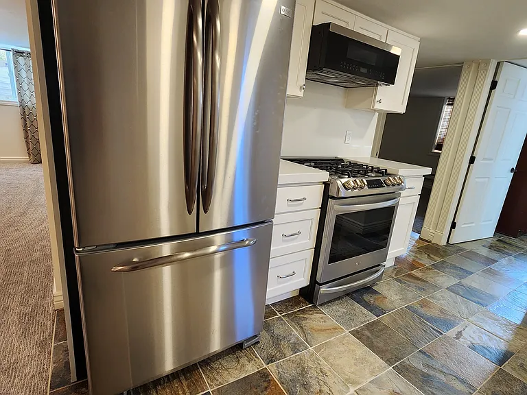 2041 E Lincoln Ln S #B — Photo 8