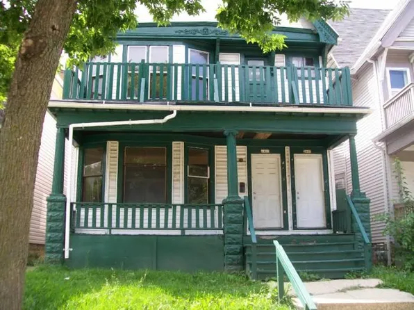2405 N 34th St, Milwaukee, WI 53210
