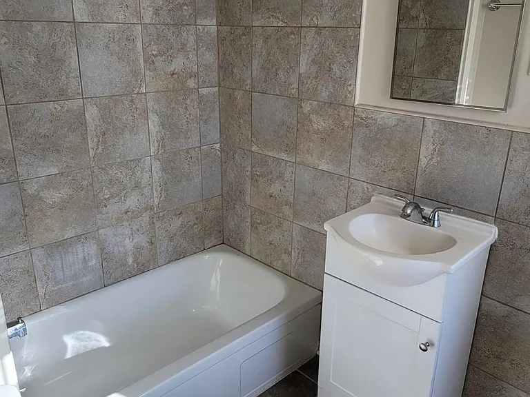 42 N State St #13 — Photo 16