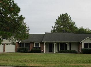 803 Briarmeadow Ave, Friendswood, TX 77546